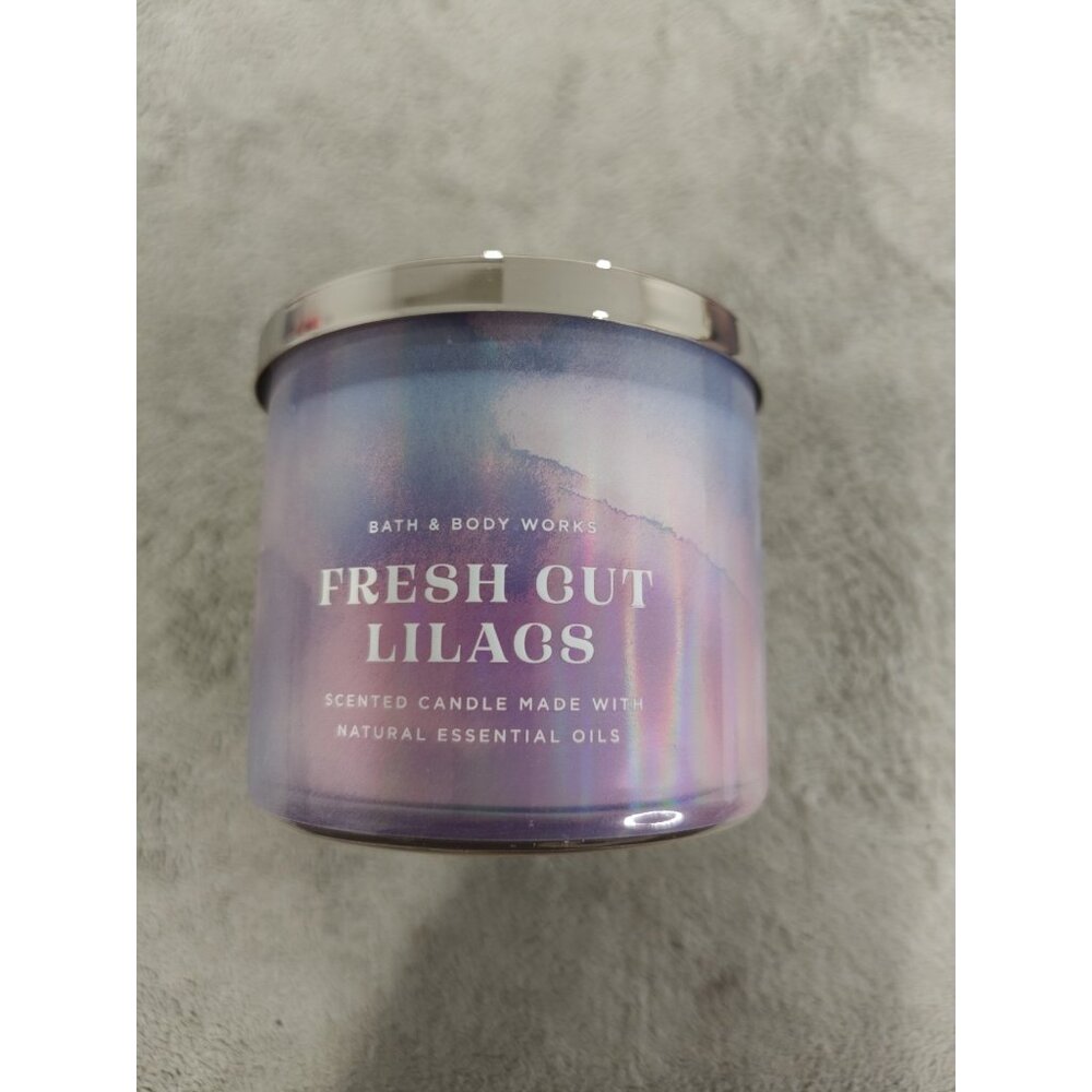 Bath & Body Works 3 Wick Scent Candle Fresh Cut Lilacs *New*